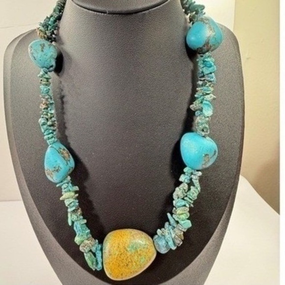 Turquoise Nugget Chip Style Necklace Women's 18" Blue Yellow Statement Jewelry